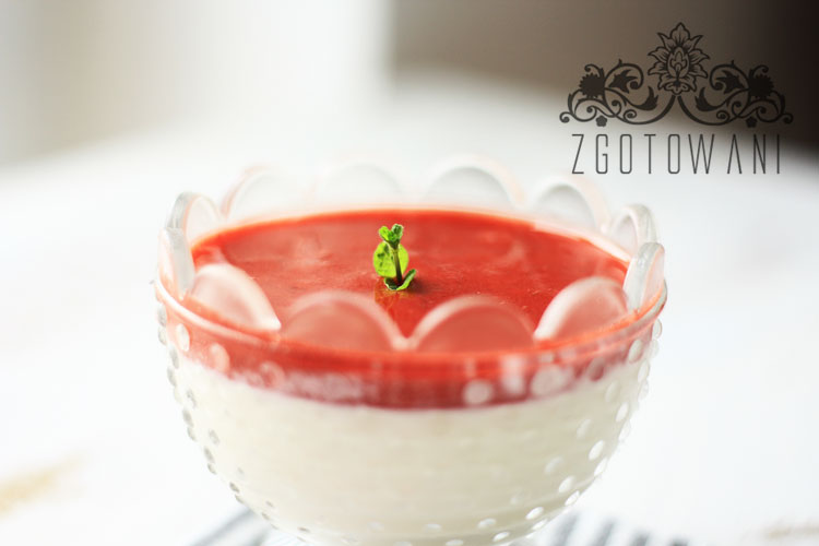 panna-cotta-z-musem-truskawkowym-2