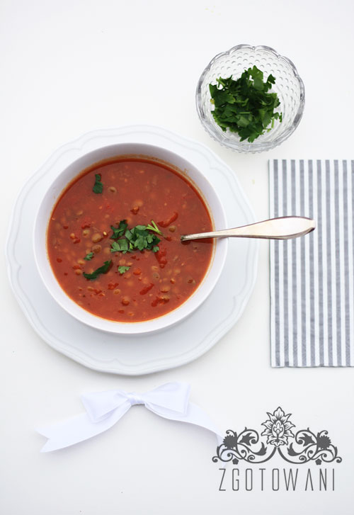 zupa-z-soczewicy-i-pomidorow