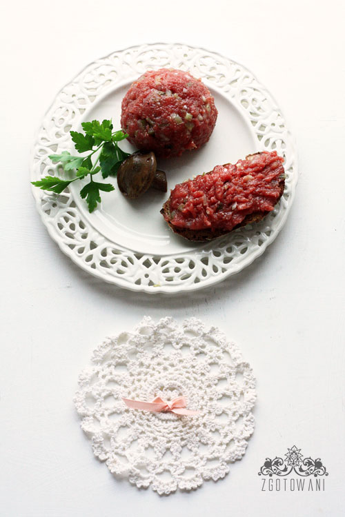 tatar-z-marynowanymi-grzybkami-3
