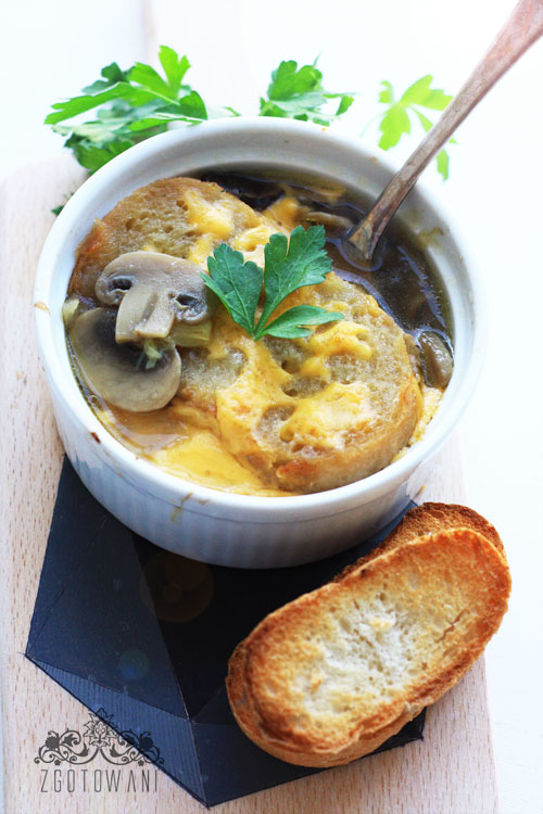 zupa-cebulowo-pieczarkowa-1