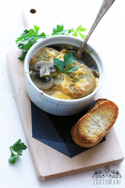 zupa-cebulowo-pieczarkowa-3
