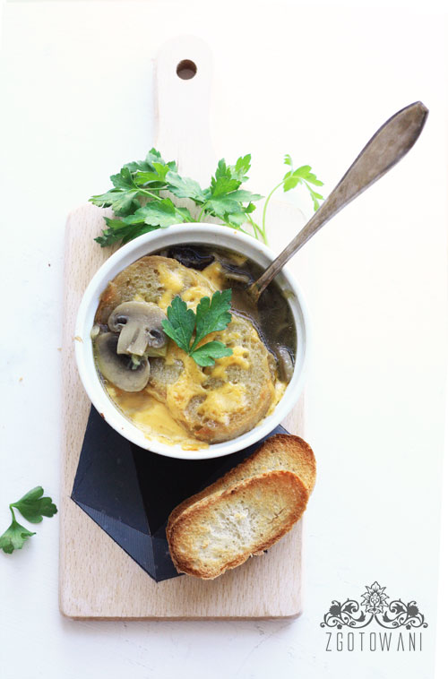 zupa-cebulowo-pieczarkowa-5