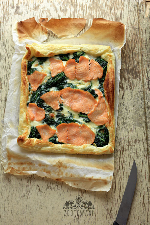 szybka-tarta-ze-szpinakiem-i-lososiem