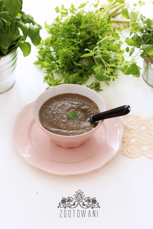 zupa-krem-z-pieczarkami,-cukinia-i-gorgonzola-2