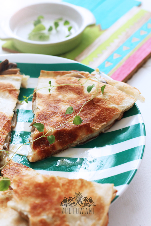 quesadillas-z-pieczarkami-i-mozzarella-4