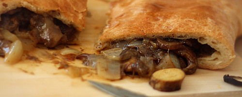 Pieróg drożdżowy z podgrzybkami