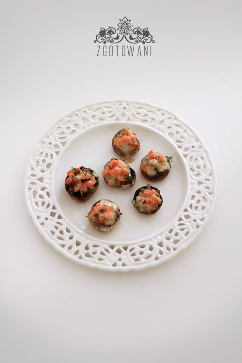 pieczarki-faszerowane-wedzonym-lososiem-i-mozzarella-15