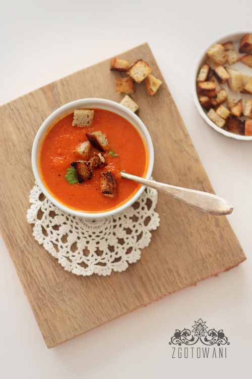 zupa-krem-z-pieczonej-papryki-i-pomidorow-5