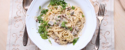 Spaghetti carbonara z pieczarkami