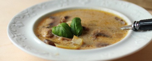Zupa pieczarkowa w tajskim stylu