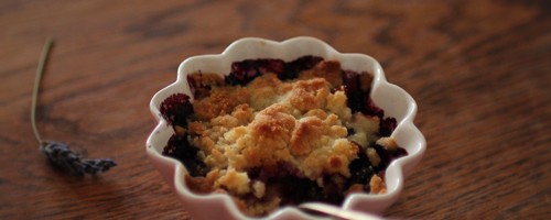 Crumble na fruktozie z jagodami
