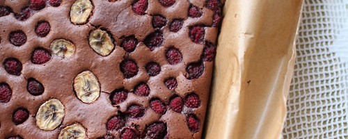 Brownies z malinami i bananem